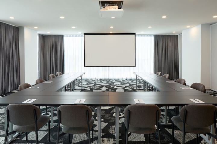 Courtyard by Marriott Montreal Laval