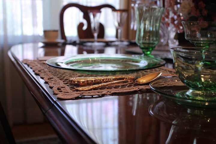 Dining 30 of 32