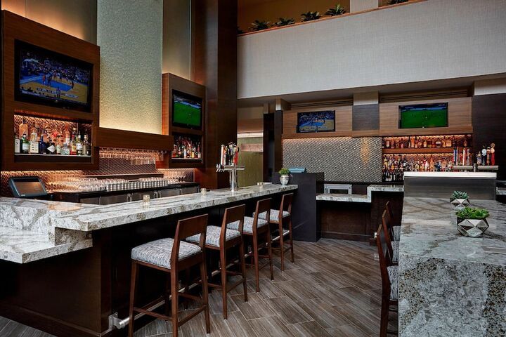Lounge 69 of 79