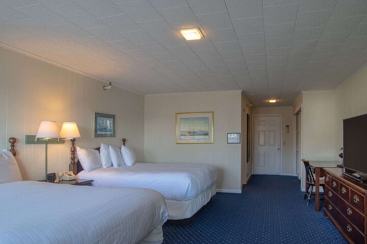 Room 14 of 247
