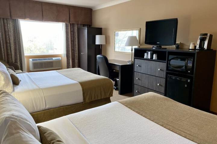 Room 32 of 71