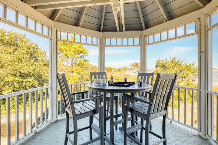 Haven by Avantstay Luxury Beachfront Home w / Pool & Gorgeous Patios