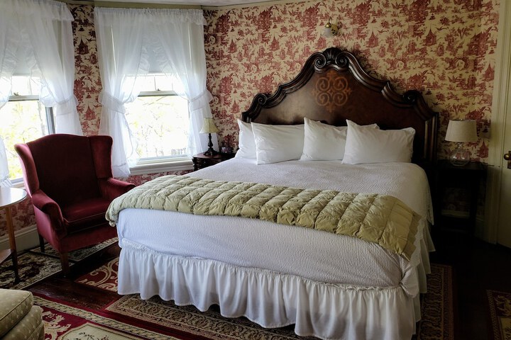 Moseley Cottage Inn & Town Motel