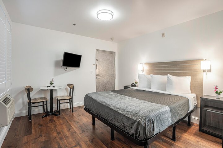 Room 27 of 42