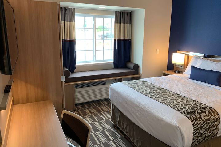 Room 6 of 30