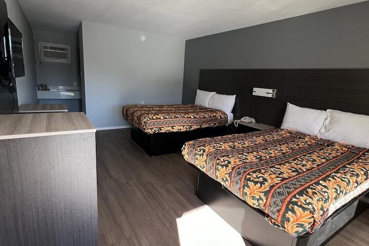 Room 15 of 32