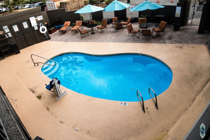 Pool 22 of 93