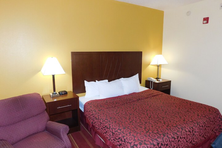 Room 10 of 22