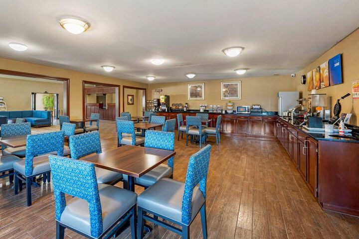 Comfort Inn & Suites Cincinnati Eastgate