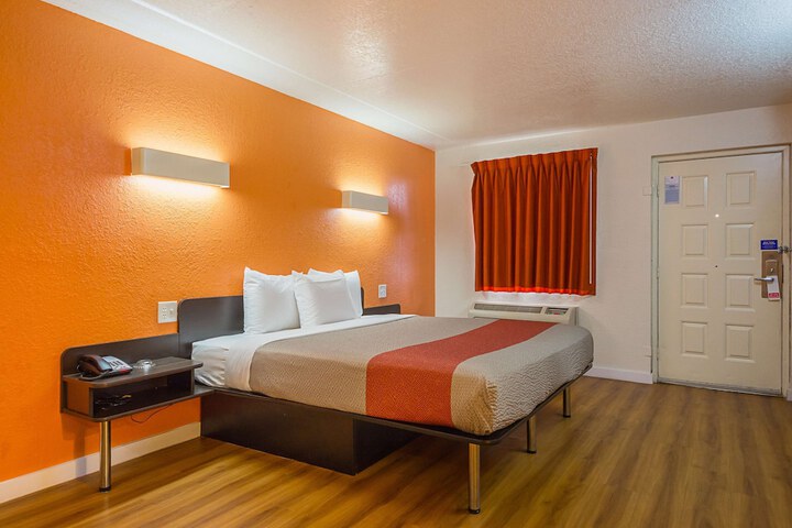 Motel 6 Garland TX - Northeast Dallas
