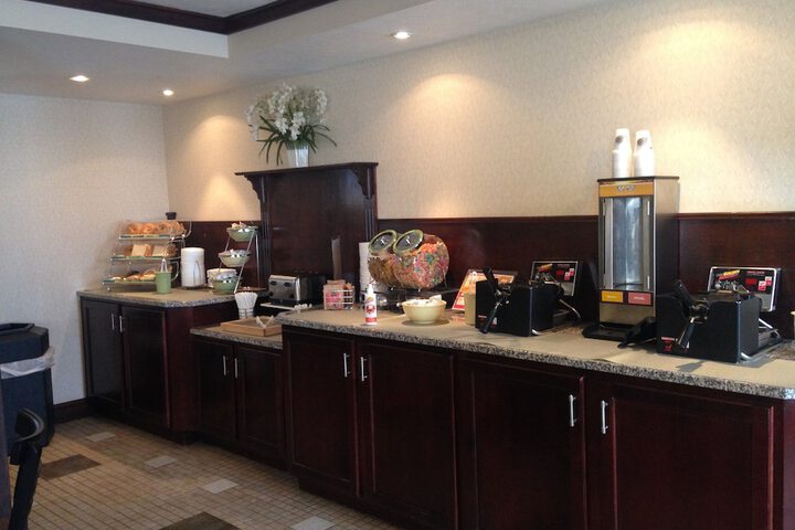 Breakfast/Coffee Service 48 of 65