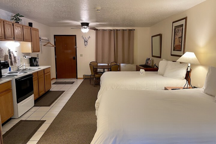 Whitetail Creek Resort