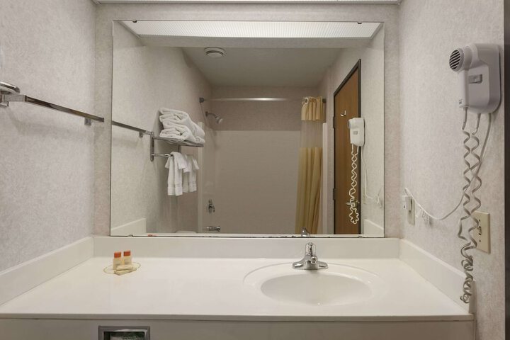 Room 15 of 17