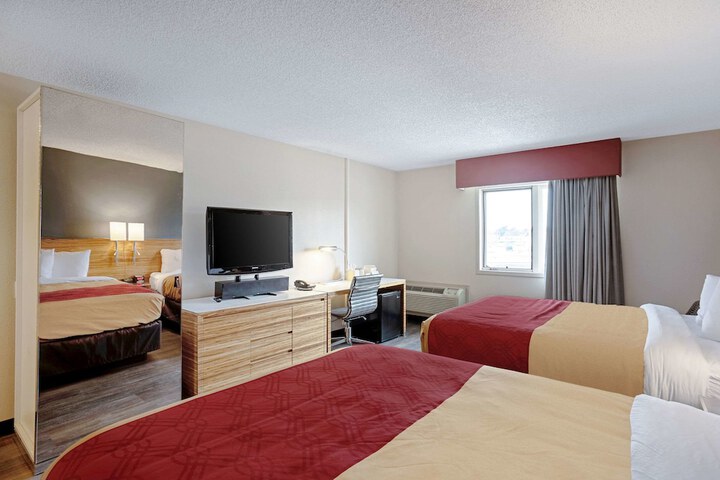 Room 9 of 27