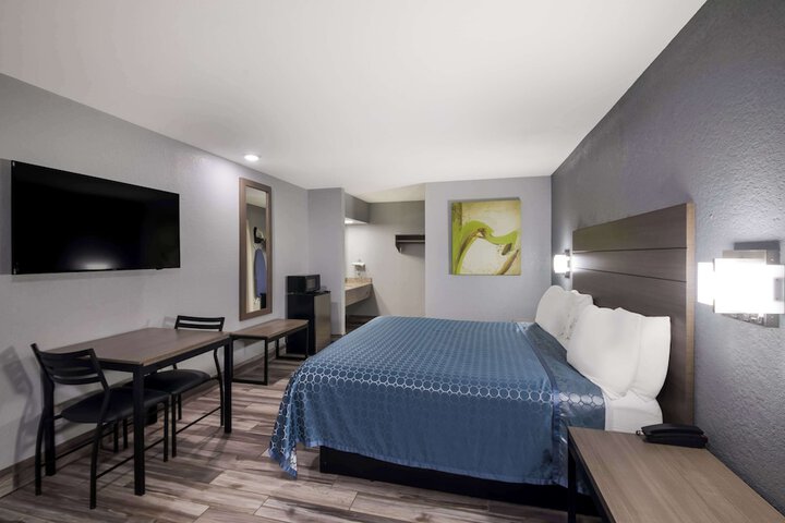Room 14 of 31