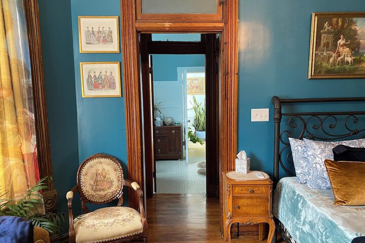 Vineyard Mansion & Carriage House Bed & Breakfast
