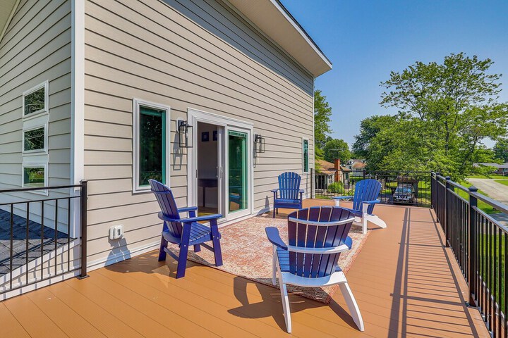 Rock Hall Retreat w / Balcony Near Park & Marina!