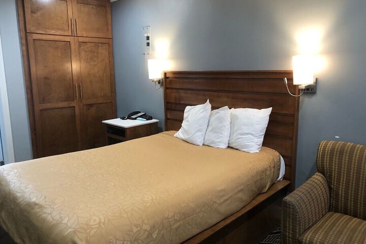 Room 5 of 15