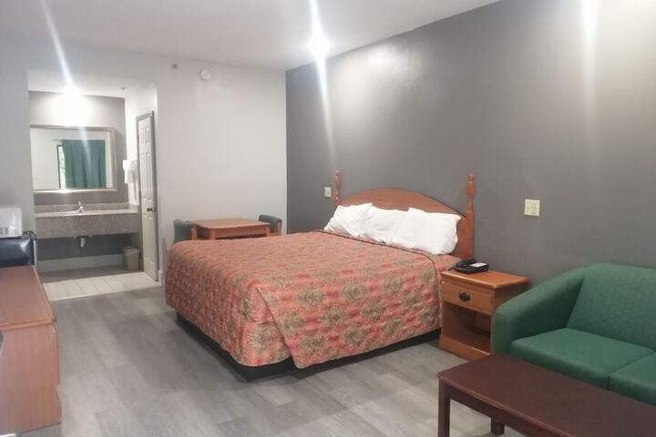 Room 13 of 22
