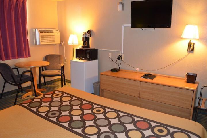 Room 25 of 41