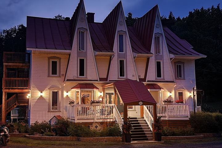 Hotel 2 of 39