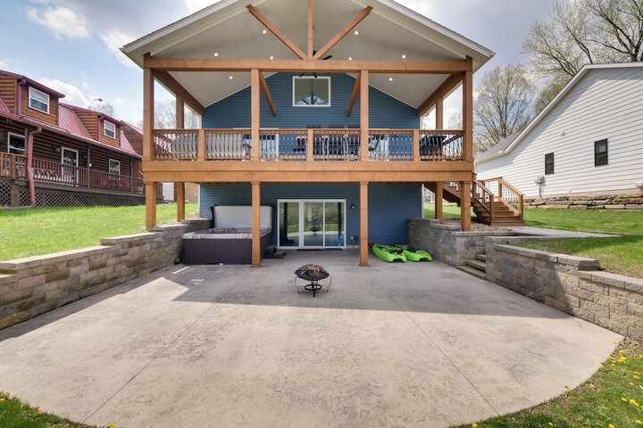 Waterfront Home on Lake Milton: Dock Hot Tub