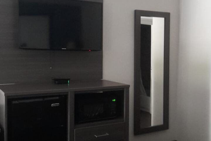 Room 28 of 48