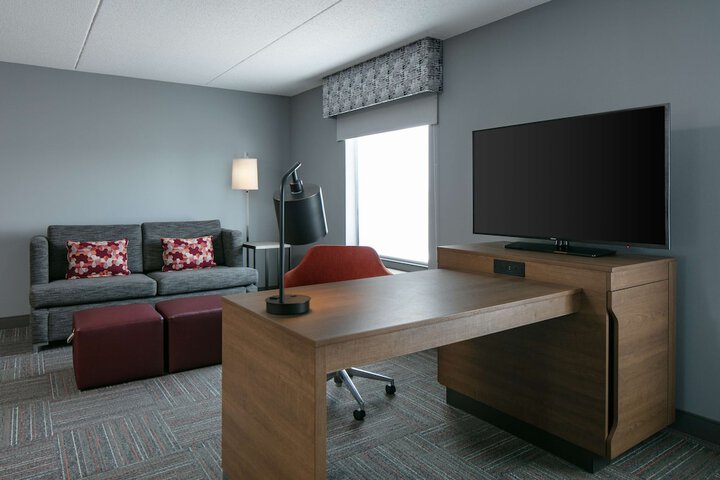 Room 17 of 28