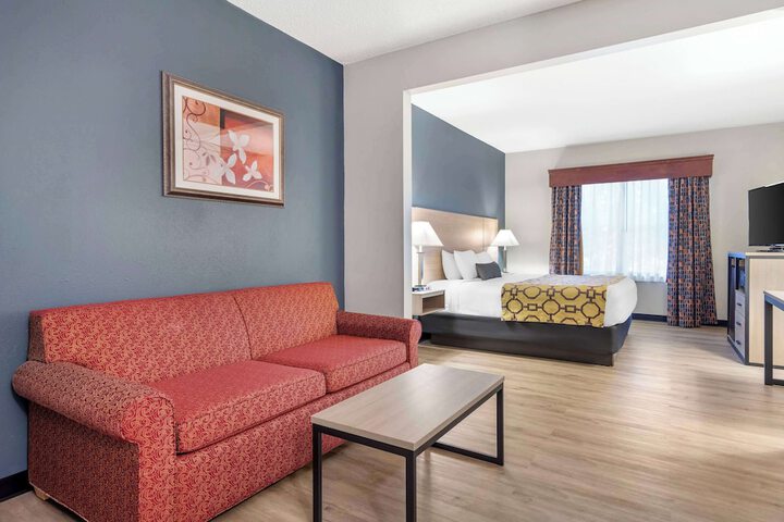 Room 33 of 51
