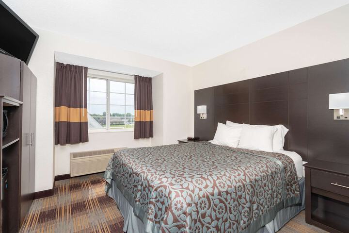 Room 6 of 20