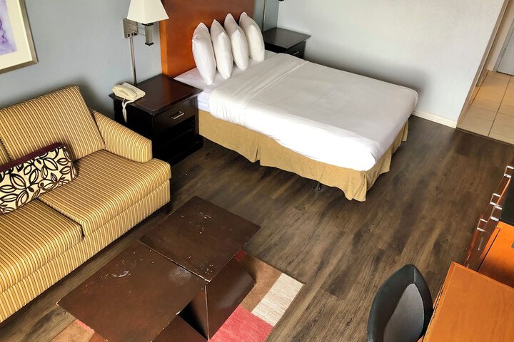 Room 48 of 94