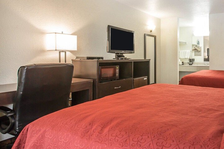Room 13 of 30