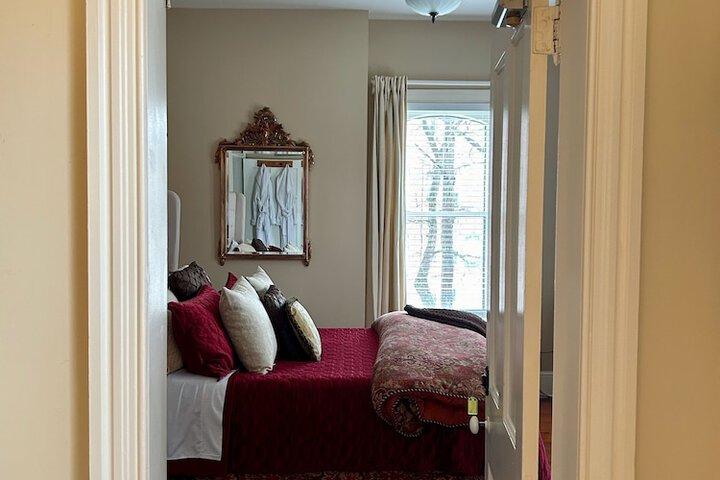 Room 26 of 62