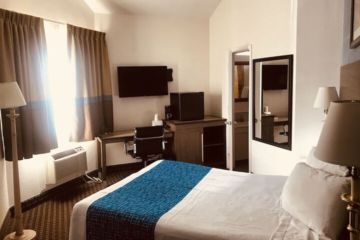 Room 8 of 23