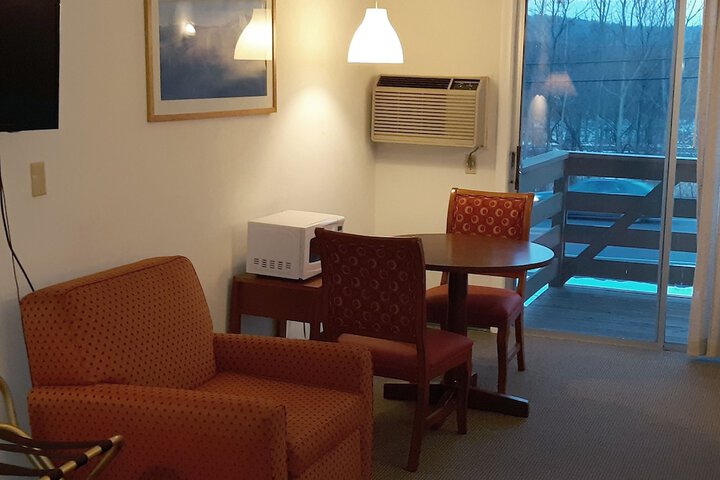 Room 17 of 36
