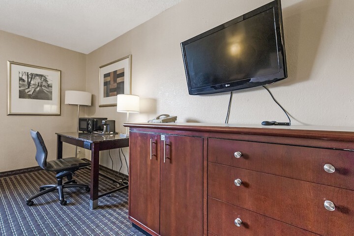 Room 26 of 39