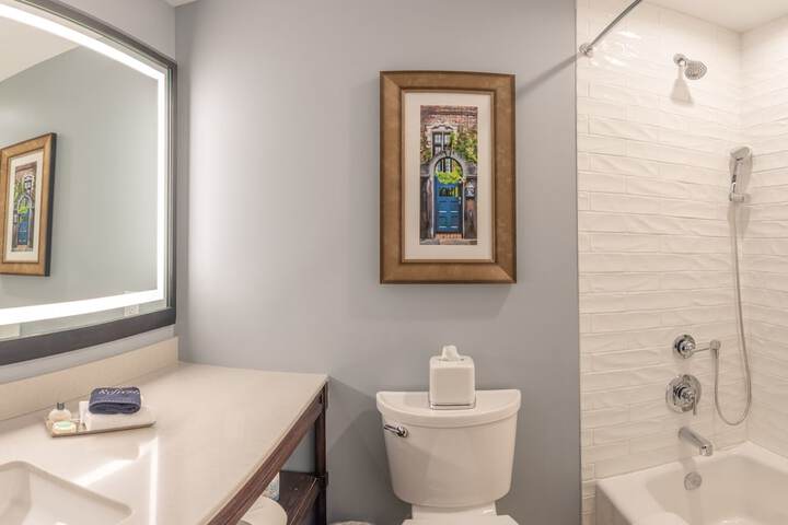 Room 22 of 62