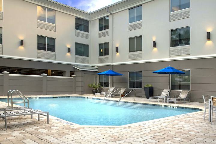 Holiday Inn Express Jacksonville Beach by IHG