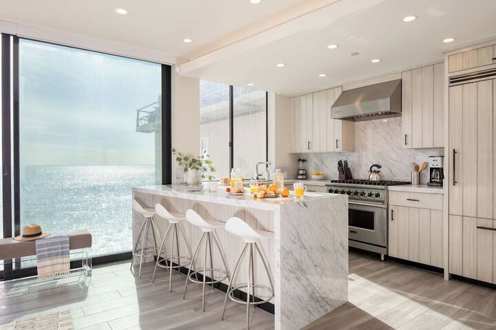 Matador by Avantstay Ocean Front Malibu Pad w / Rooftop Patio