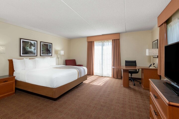Room 18 of 36