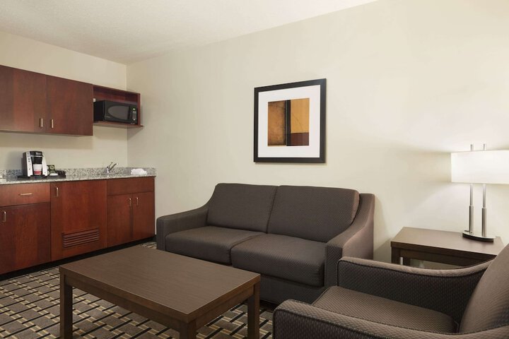 Ramada by Wyndham Edson