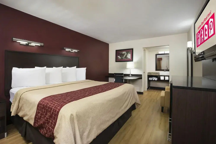 Americas Best Value Inn & Suites