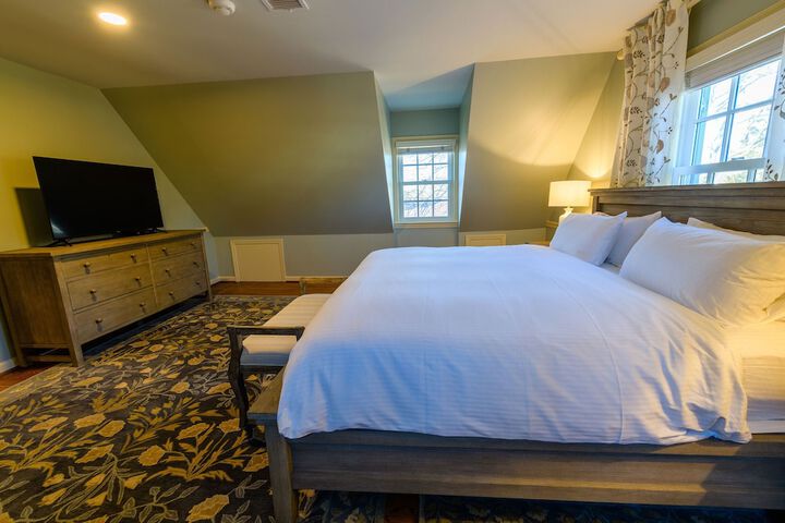 Room 148 of 176