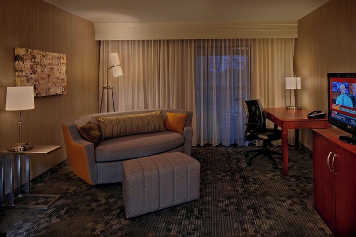 Courtyard by Marriott Providence Warwick