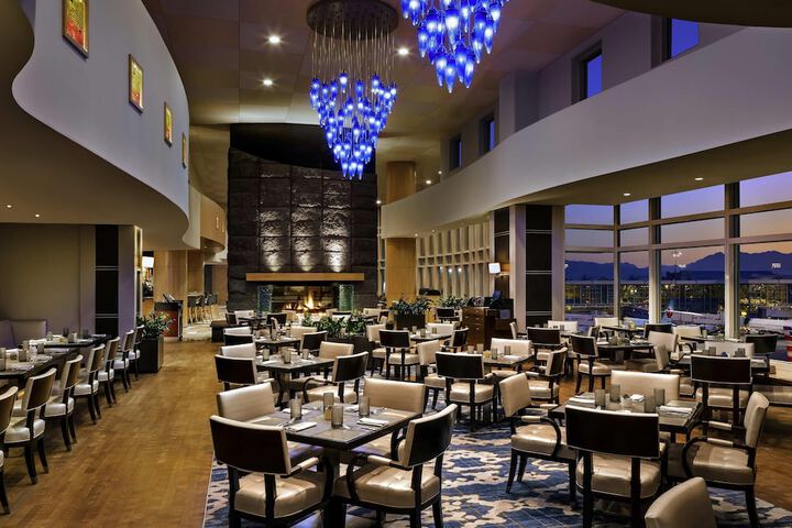 Fairmont Vancouver Airport In-Terminal Hotel