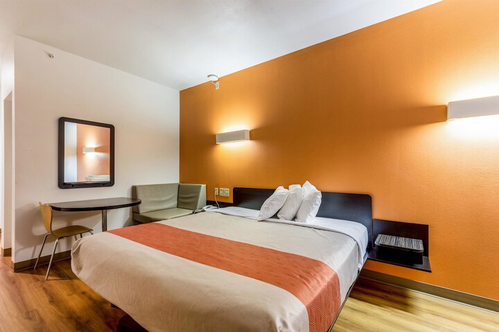 Room 30 of 41
