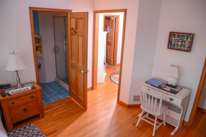 Room 15 of 18
