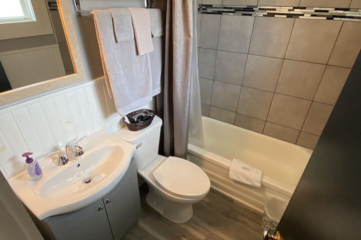 Room 33 of 102