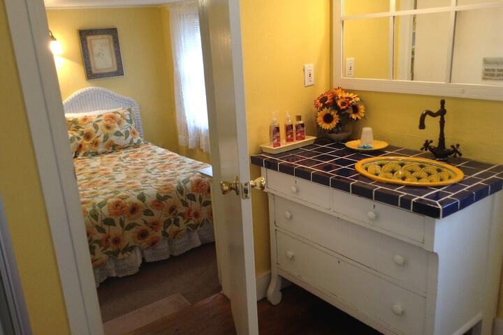 Island Guest House B & B