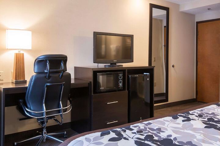Room 11 of 20